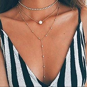 Gold choker with pearl